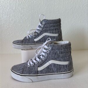 Vans High Top Corduroy Sneakers Skateboard Shoe High Gray
Unisex 6.5M/ 8W